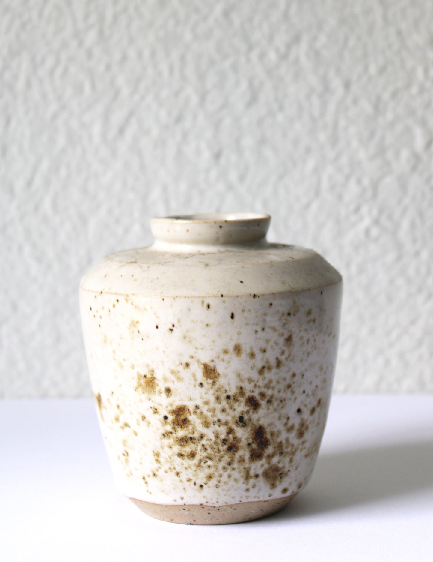 Small Angular Vase White with Iron Oxide