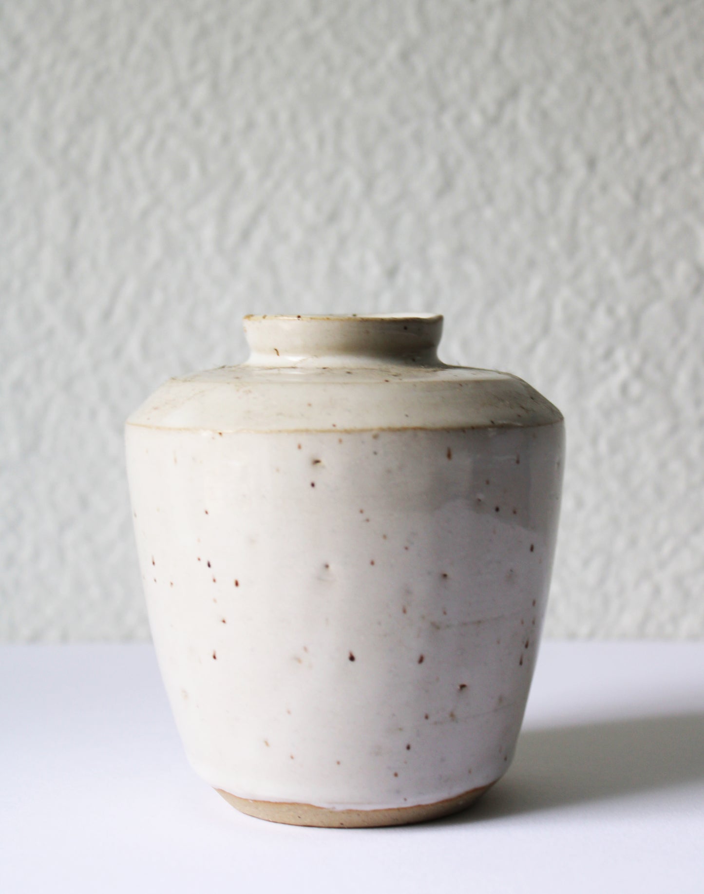 Small Angular Vase White with Iron Oxide