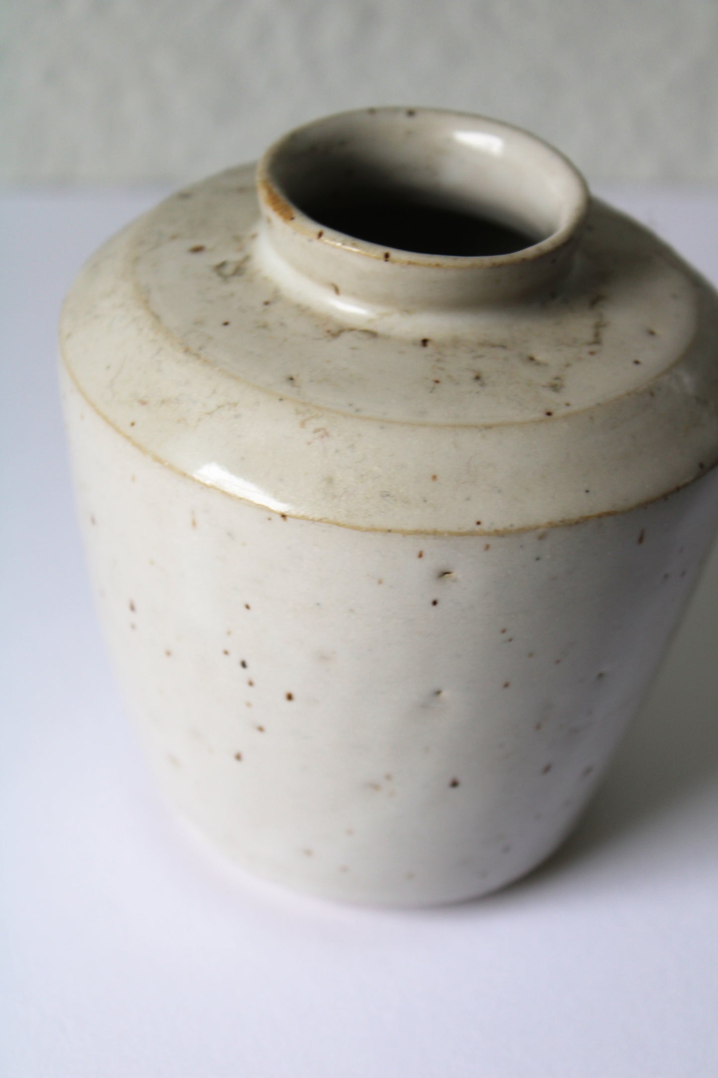 Small Angular Vase White with Iron Oxide